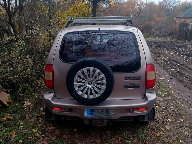 Шевроле Нива, объемом двигателя 1.7 л и пробегом 444 тыс. км за 2700 $, фото 2 на Automoto.ua