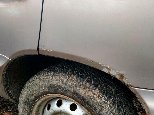 Шевроле Нива, объемом двигателя 1.7 л и пробегом 444 тыс. км за 2700 $, фото 6 на Automoto.ua