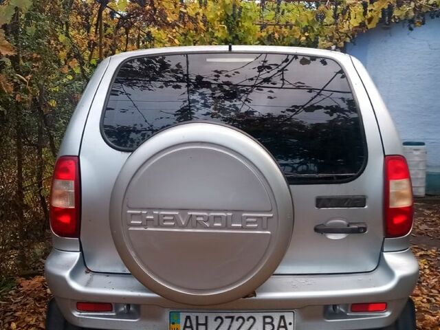 Шевроле Нива, объемом двигателя 1.7 л и пробегом 300 тыс. км за 5500 $, фото 2 на Automoto.ua
