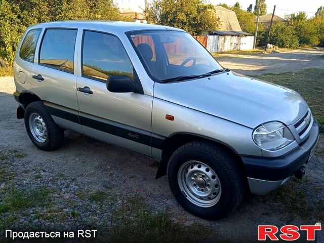 Шевроле Нива, объемом двигателя 1.7 л и пробегом 70 тыс. км за 5100 $, фото 4 на Automoto.ua