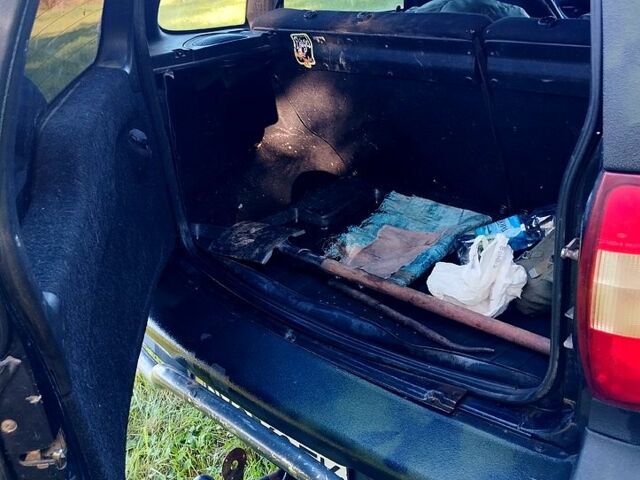 Шевроле Нива, об'ємом двигуна 1.7 л та пробігом 170 тис. км за 4000 $, фото 9 на Automoto.ua