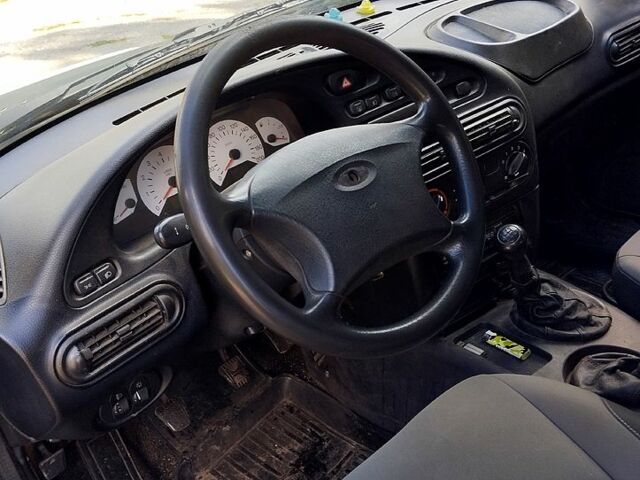 Шевроле Нива, об'ємом двигуна 1.7 л та пробігом 170 тис. км за 4000 $, фото 3 на Automoto.ua