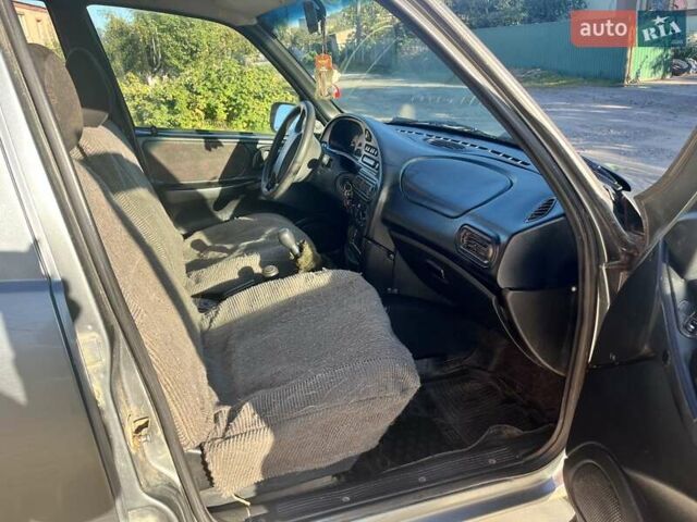 Шевроле Нива, объемом двигателя 1.7 л и пробегом 270 тыс. км за 3000 $, фото 6 на Automoto.ua
