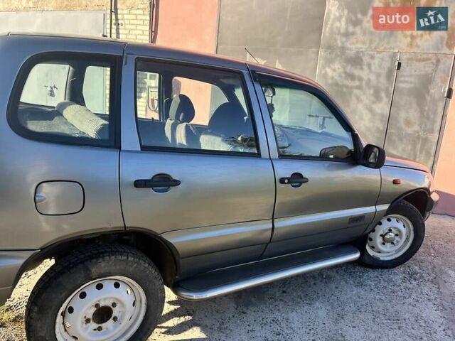 Шевроле Нива, объемом двигателя 1.7 л и пробегом 270 тыс. км за 3000 $, фото 5 на Automoto.ua