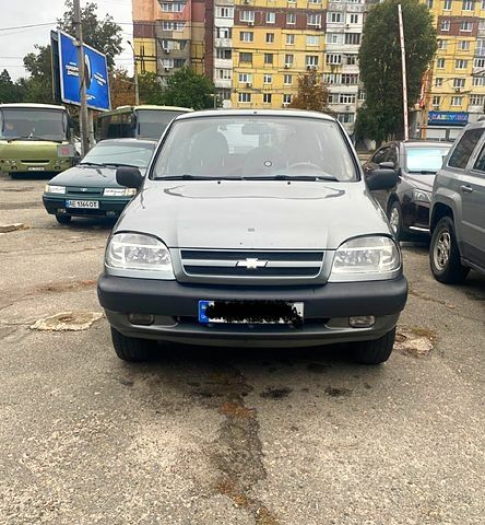 Шевроле Нива, объемом двигателя 1.7 л и пробегом 260 тыс. км за 4500 $, фото 1 на Automoto.ua