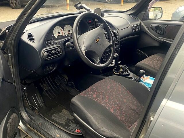 Шевроле Нива, объемом двигателя 1.7 л и пробегом 260 тыс. км за 4500 $, фото 6 на Automoto.ua