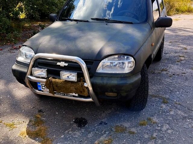Шевроле Нива, об'ємом двигуна 1.7 л та пробігом 170 тис. км за 4000 $, фото 1 на Automoto.ua