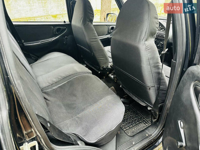 Шевроле Нива, объемом двигателя 0 л и пробегом 274 тыс. км за 3600 $, фото 12 на Automoto.ua