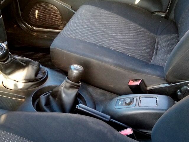 Шевроле Нива, объемом двигателя 1.7 л и пробегом 230 тыс. км за 3500 $, фото 5 на Automoto.ua