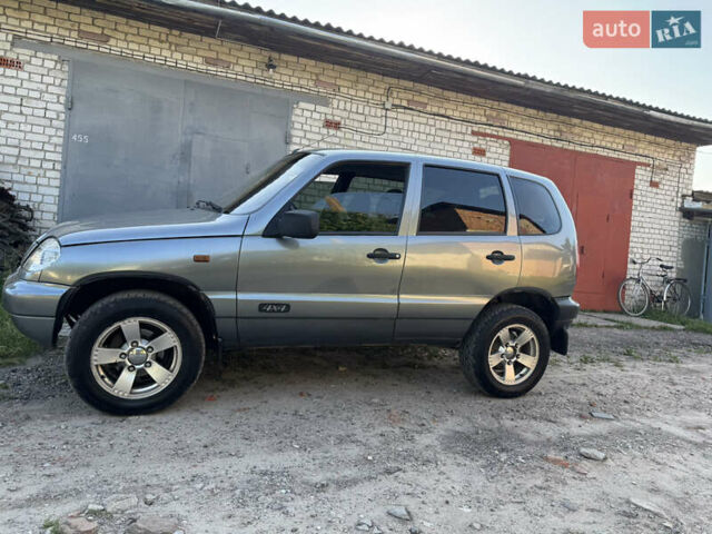 Шевроле Нива, объемом двигателя 1.7 л и пробегом 157 тыс. км за 4200 $, фото 1 на Automoto.ua