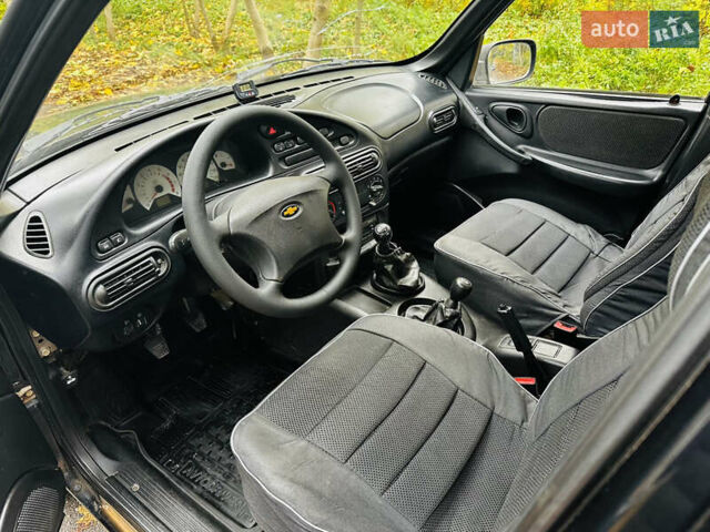 Шевроле Нива, объемом двигателя 0 л и пробегом 176 тыс. км за 3600 $, фото 19 на Automoto.ua