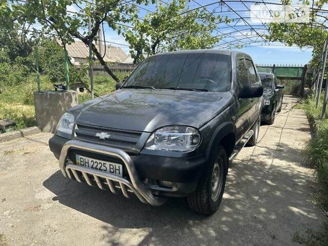 Шевроле Нива, объемом двигателя 0 л и пробегом 220 тыс. км за 4650 $, фото 2 на Automoto.ua