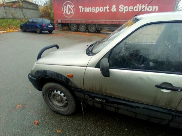 Шевроле Нива, объемом двигателя 1.7 л и пробегом 122 тыс. км за 2800 $, фото 5 на Automoto.ua