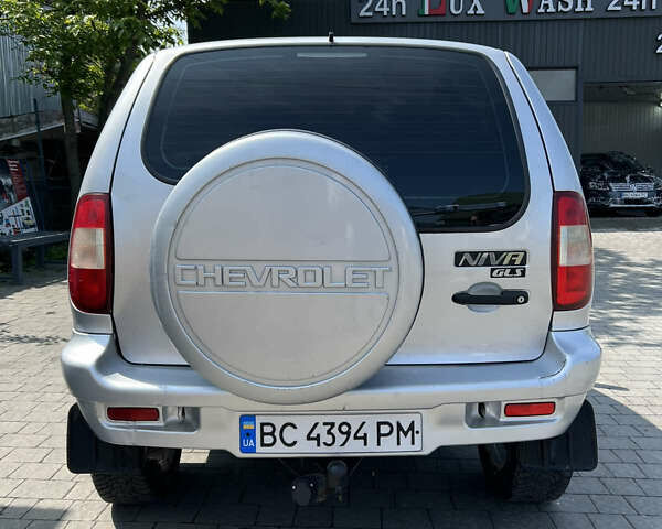 Шевроле Нива, объемом двигателя 1.7 л и пробегом 60 тыс. км за 5200 $, фото 1 на Automoto.ua