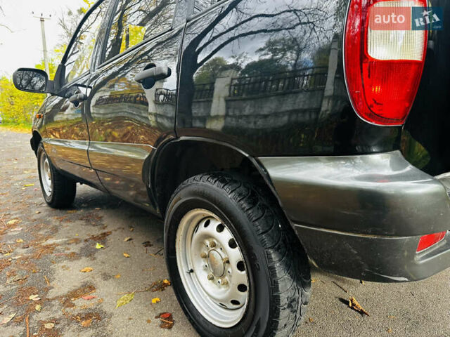 Шевроле Нива, объемом двигателя 0 л и пробегом 274 тыс. км за 3600 $, фото 2 на Automoto.ua