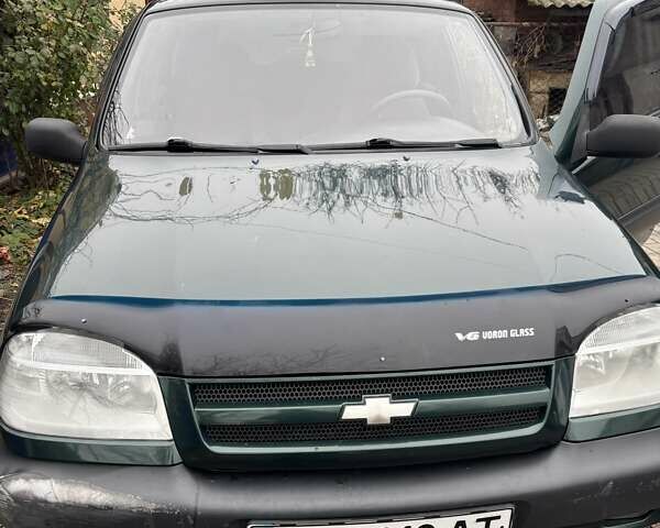 Шевроле Нива, объемом двигателя 0 л и пробегом 182 тыс. км за 3600 $, фото 1 на Automoto.ua