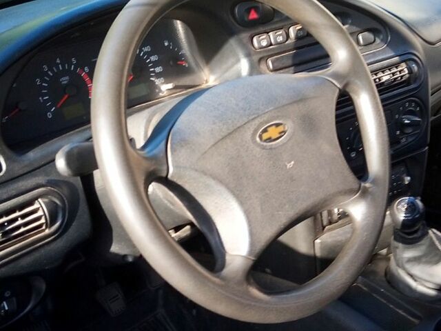Шевроле Нива, объемом двигателя 1.7 л и пробегом 230 тыс. км за 3500 $, фото 4 на Automoto.ua