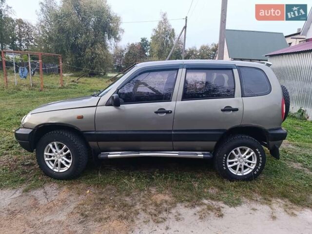 Шевроле Нива, объемом двигателя 0 л и пробегом 170 тыс. км за 4000 $, фото 2 на Automoto.ua
