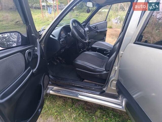 Шевроле Нива, объемом двигателя 0 л и пробегом 170 тыс. км за 4000 $, фото 8 на Automoto.ua