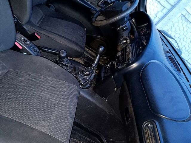 Шевроле Нива, объемом двигателя 1.7 л и пробегом 220 тыс. км за 1500 $, фото 3 на Automoto.ua