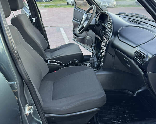 Шевроле Нива, объемом двигателя 0 л и пробегом 138 тыс. км за 3950 $, фото 28 на Automoto.ua