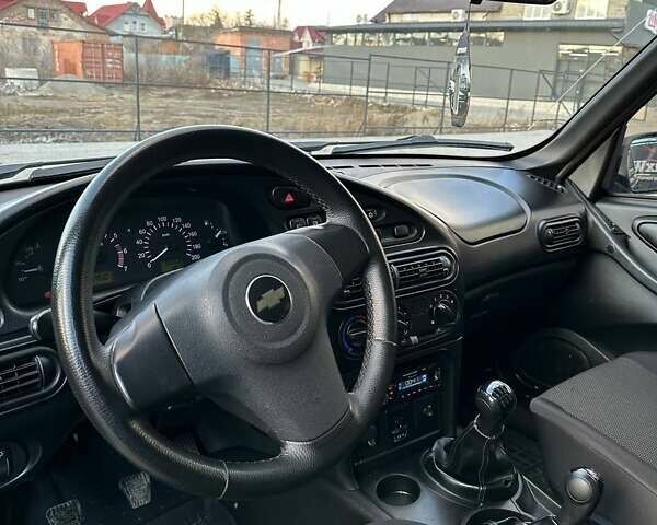 Шевроле Нива, об'ємом двигуна 1.69 л та пробігом 162 тис. км за 7500 $, фото 8 на Automoto.ua