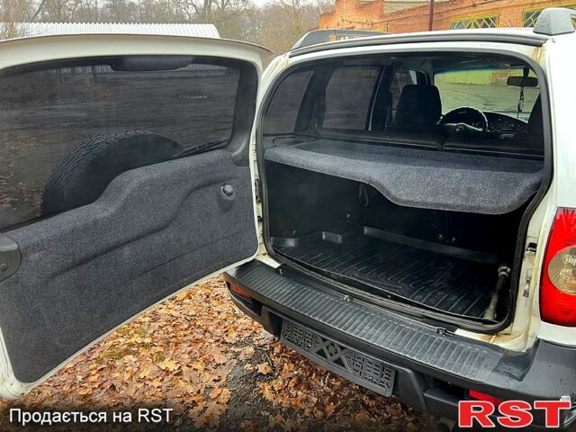 Шевроле Нива, объемом двигателя 1.7 л и пробегом 157 тыс. км за 6100 $, фото 8 на Automoto.ua