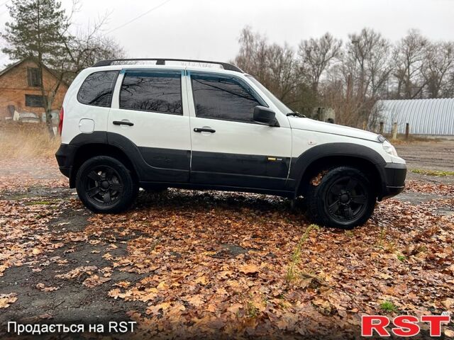 Шевроле Нива, объемом двигателя 1.7 л и пробегом 157 тыс. км за 6100 $, фото 5 на Automoto.ua