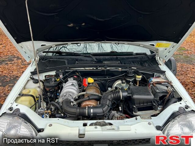 Шевроле Нива, объемом двигателя 1.7 л и пробегом 157 тыс. км за 6100 $, фото 11 на Automoto.ua