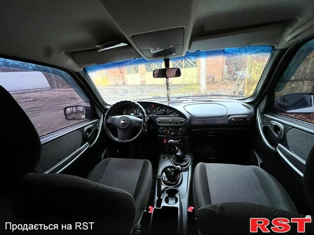 Шевроле Нива, объемом двигателя 1.7 л и пробегом 157 тыс. км за 6100 $, фото 7 на Automoto.ua