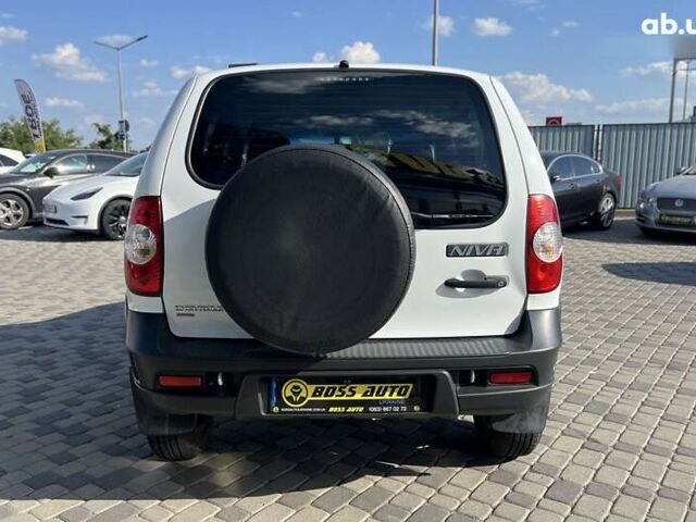 Шевроле Нива, объемом двигателя 1.7 л и пробегом 98 тыс. км за 7500 $, фото 5 на Automoto.ua