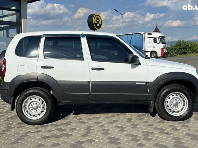 Шевроле Нива, объемом двигателя 1.7 л и пробегом 98 тыс. км за 7500 $, фото 7 на Automoto.ua