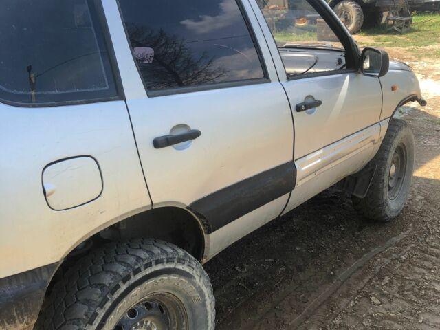 Серый Шевроле Нива, объемом двигателя 1.9 л и пробегом 54 тыс. км за 3000 $, фото 11 на Automoto.ua