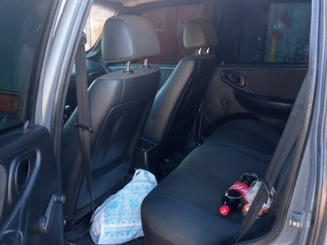 Серый Шевроле Нива, объемом двигателя 1.7 л и пробегом 170 тыс. км за 4100 $, фото 6 на Automoto.ua