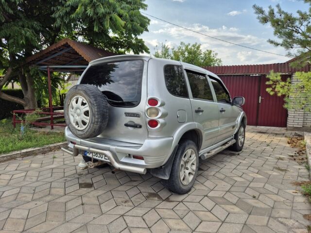 Сірий Шевроле Нива, об'ємом двигуна 1.7 л та пробігом 221 тис. км за 3500 $, фото 2 на Automoto.ua
