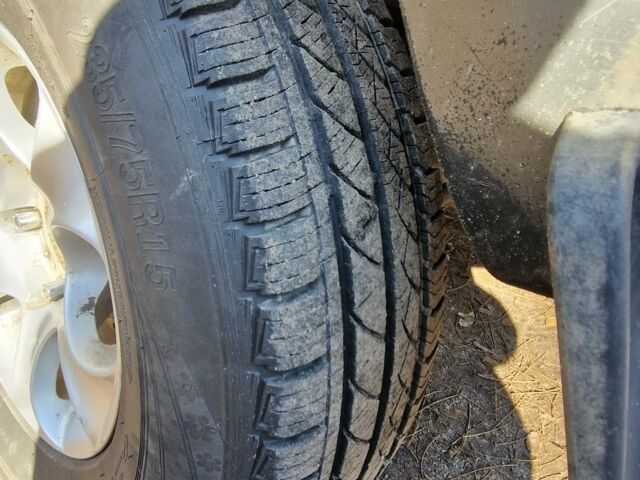 Сірий Шевроле Нива, об'ємом двигуна 1.7 л та пробігом 220 тис. км за 2200 $, фото 4 на Automoto.ua