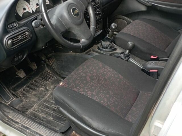 Серый Шевроле Нива, объемом двигателя 1.9 л и пробегом 568 тыс. км за 4534 $, фото 5 на Automoto.ua