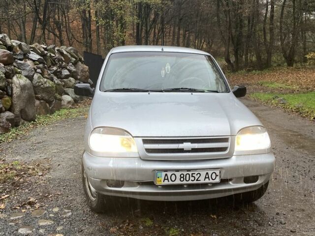 Сірий Шевроле Нива, об'ємом двигуна 1.6 л та пробігом 465 тис. км за 2850 $, фото 6 на Automoto.ua