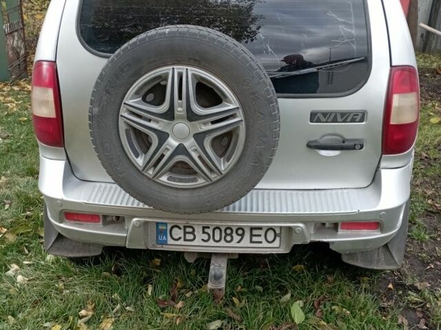 Серый Шевроле Нива, объемом двигателя 1.9 л и пробегом 568 тыс. км за 4534 $, фото 3 на Automoto.ua