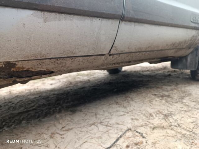 Серый Шевроле Нива, объемом двигателя 1.7 л и пробегом 193 тыс. км за 3200 $, фото 9 на Automoto.ua