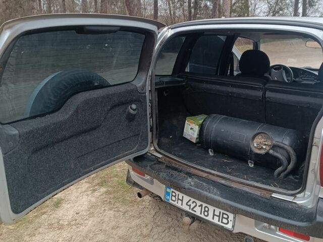 Серый Шевроле Нива, объемом двигателя 1.7 л и пробегом 193 тыс. км за 3200 $, фото 12 на Automoto.ua