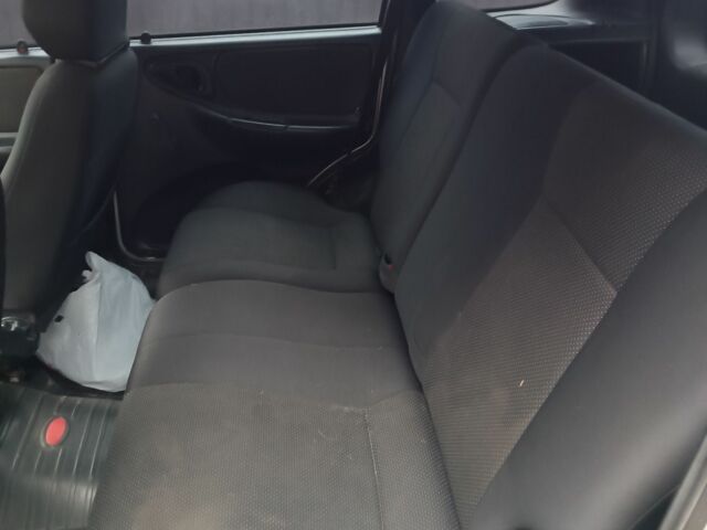 Серый Шевроле Нива, объемом двигателя 1.7 л и пробегом 193 тыс. км за 3200 $, фото 6 на Automoto.ua