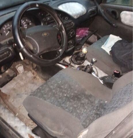 Серый Шевроле Нива, объемом двигателя 0 л и пробегом 200 тыс. км за 1600 $, фото 2 на Automoto.ua