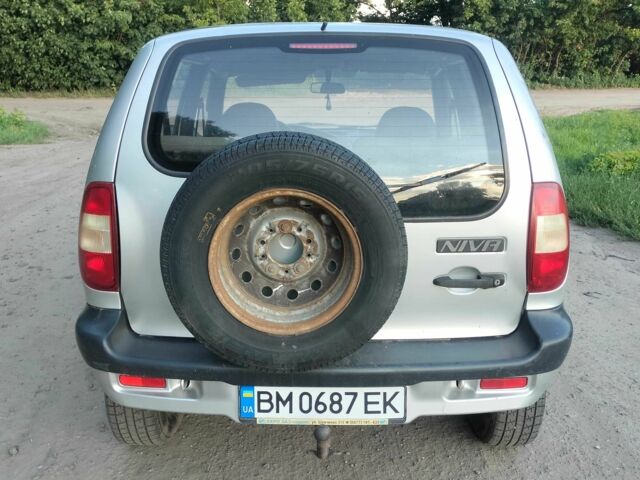 Серый Шевроле Нива, объемом двигателя 1.7 л и пробегом 169 тыс. км за 2700 $, фото 1 на Automoto.ua