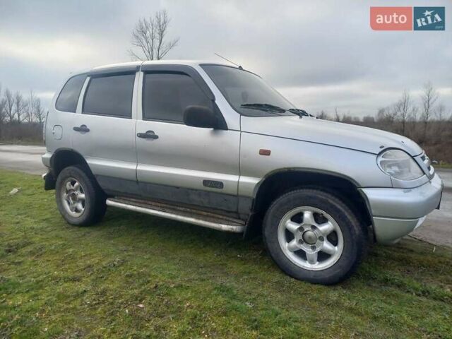 Серый Шевроле Нива, объемом двигателя 1.8 л и пробегом 205 тыс. км за 2841 $, фото 9 на Automoto.ua