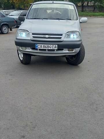 Сірий Шевроле Нива, об'ємом двигуна 1.69 л та пробігом 257 тис. км за 4300 $, фото 16 на Automoto.ua