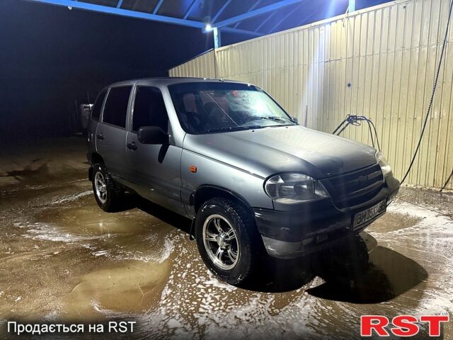 Сірий Шевроле Нива, об'ємом двигуна 1.7 л та пробігом 150 тис. км за 3850 $, фото 2 на Automoto.ua