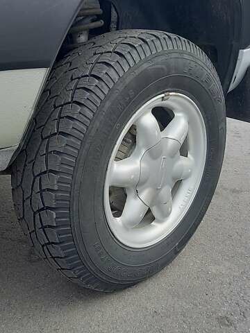 Сірий Шевроле Нива, об'ємом двигуна 1.69 л та пробігом 257 тис. км за 4300 $, фото 19 на Automoto.ua