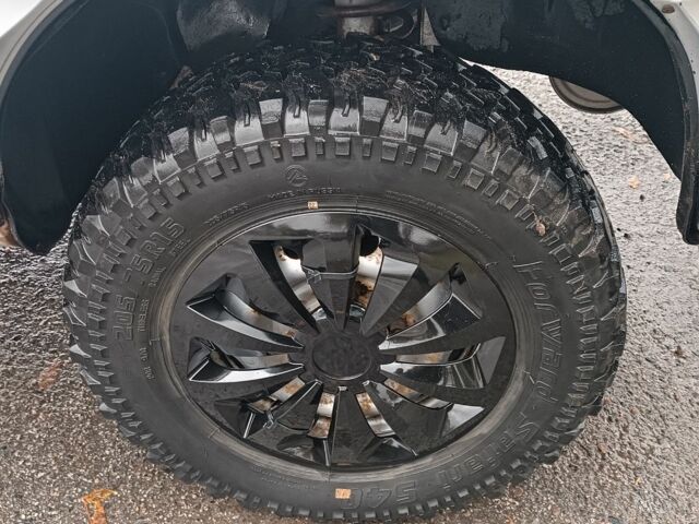 Шевроле Нива 2005 у Путивле на Automoto.ua Сірий Шевроле Нива, об'ємом двигуна 1.7 л та пробігом 74 тис. км за 3000 $, фото 7 на Automoto.ua