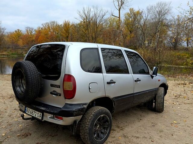 Сірий Шевроле Нива, об'ємом двигуна 1.7 л та пробігом 242 тис. км за 2400 $, фото 3 на Automoto.ua